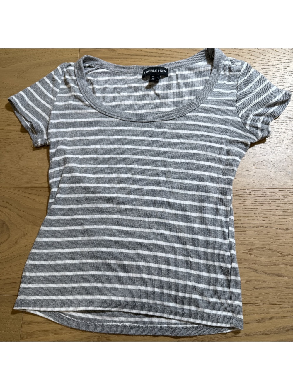 Streetwear Society Women's Gray Tee – Size L